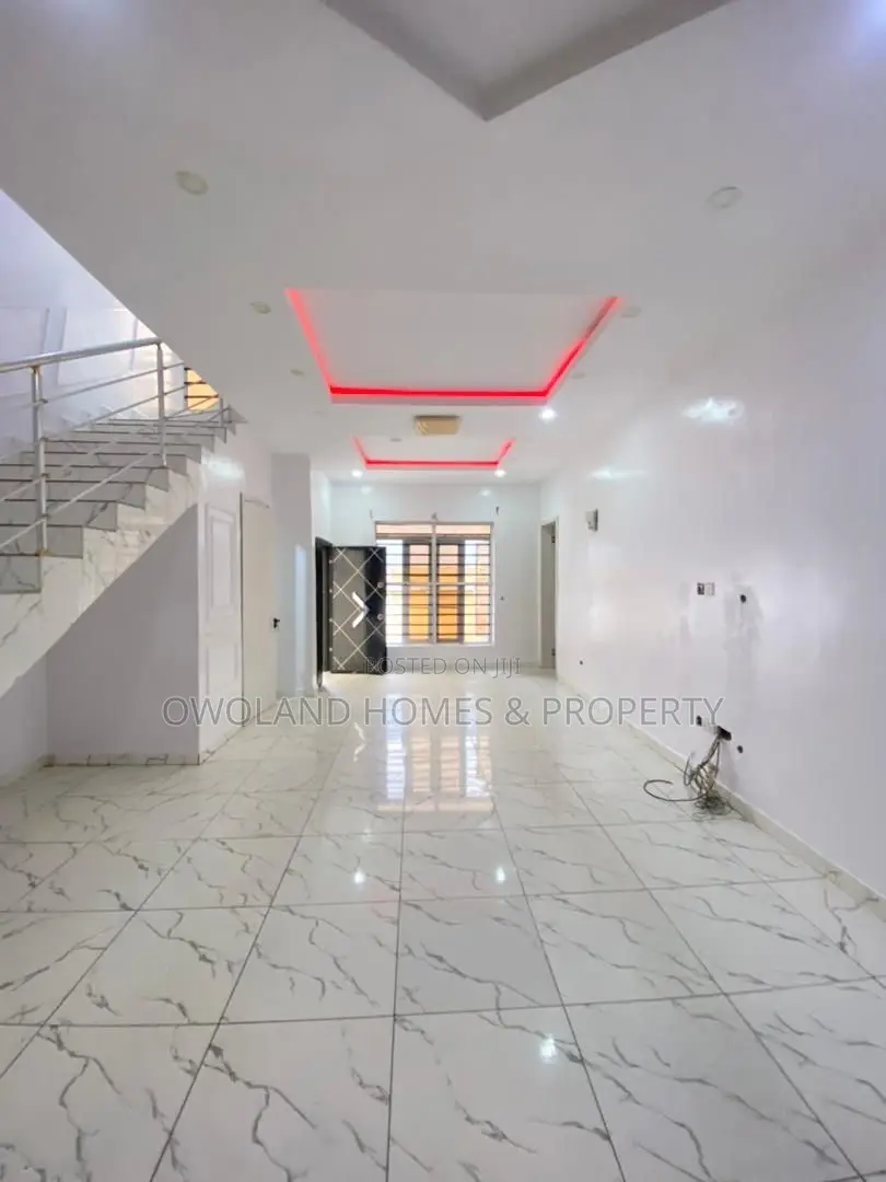 4bdrm Duplex in Eleganza Lekki Lagos for rent in Lekki Expressway