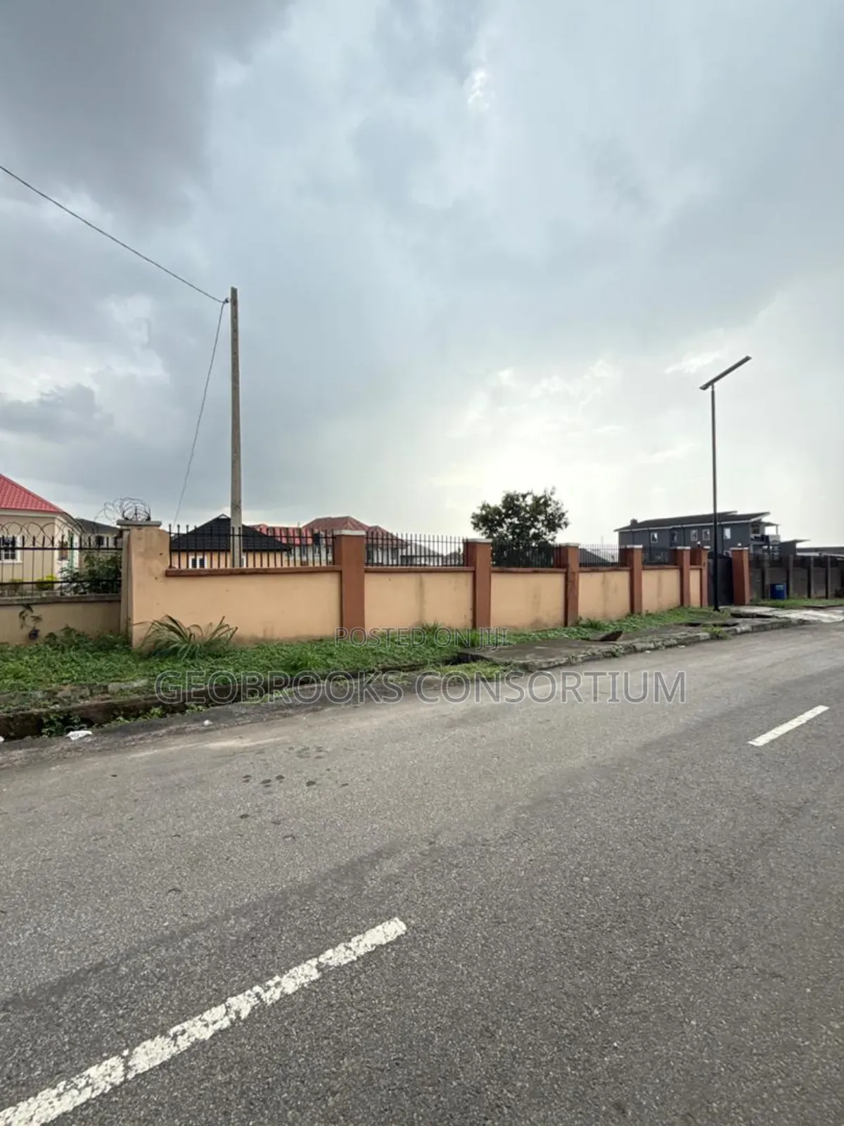 1000 SQM Dry Land for Sale in Kolapo Ishola Gra, Akobo. in Akobo