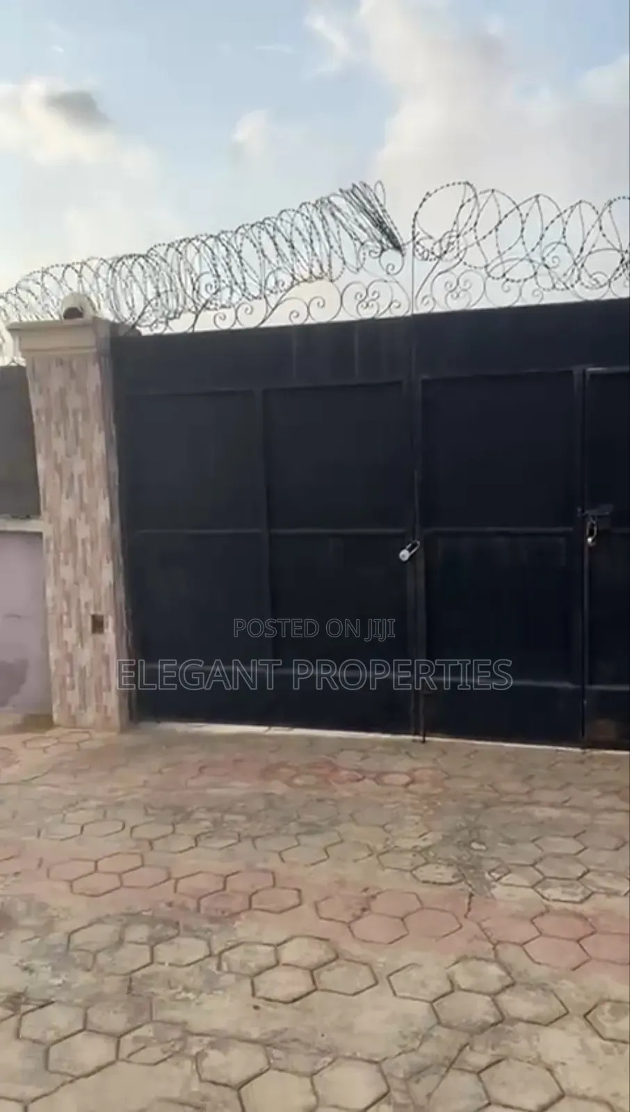 3bdrm Bungalow in Cele Junction Owode, Osogbo for sale in Osogbo