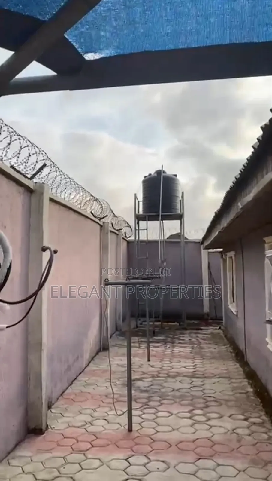 3bdrm Bungalow in Cele Junction Owode, Osogbo for sale in Osogbo