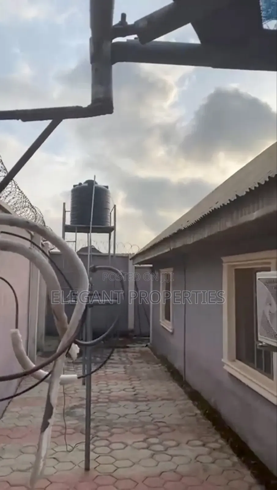 3bdrm Bungalow in Cele Junction Owode, Osogbo for sale in Osogbo