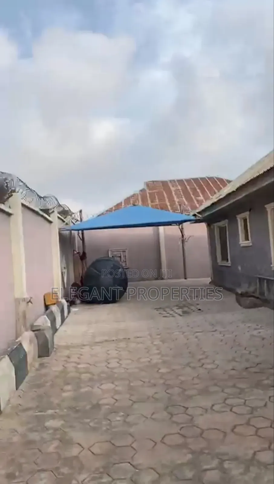 3bdrm Bungalow in Cele Junction Owode, Osogbo for sale in Osogbo
