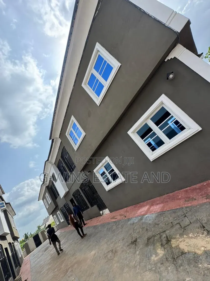 3bdrm Block of Flats in Evwodia Airport Road for rent in Benin City