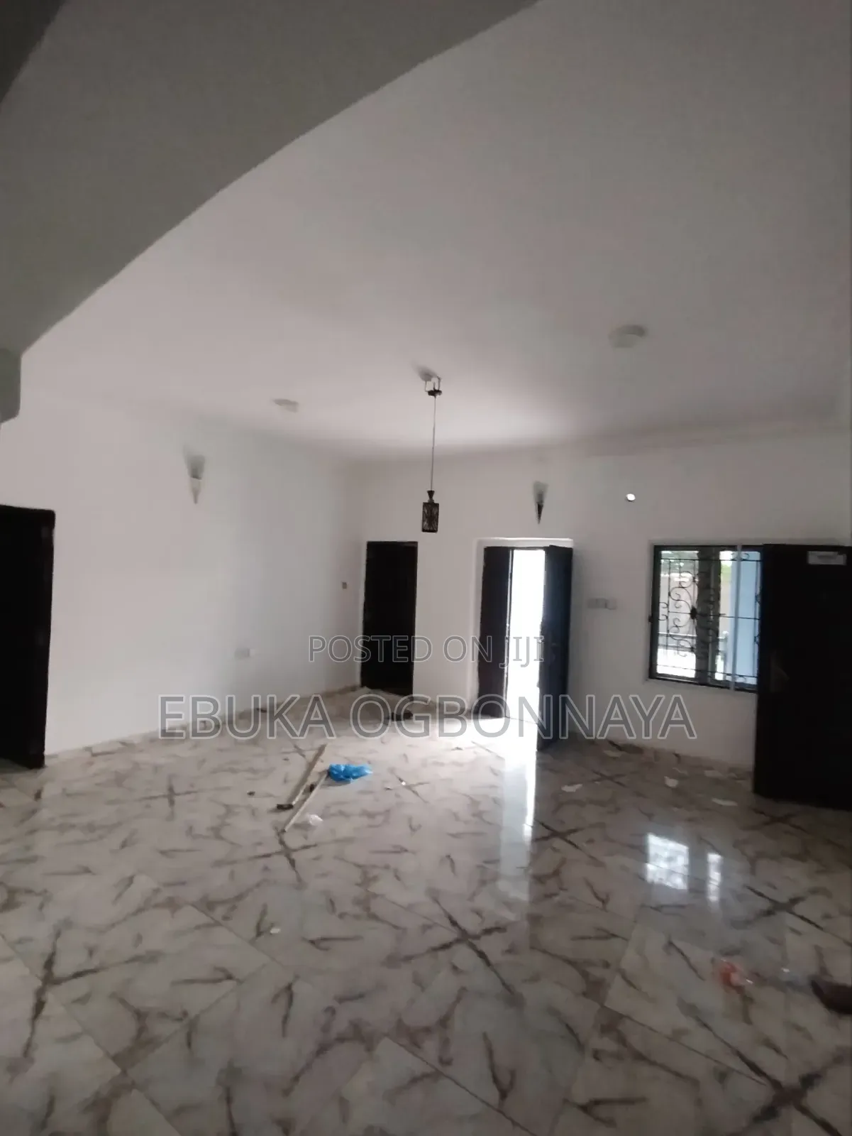 3bdrm Block of Flats in Sars Road, Obio-Akpor for rent in Obio-Akpor
