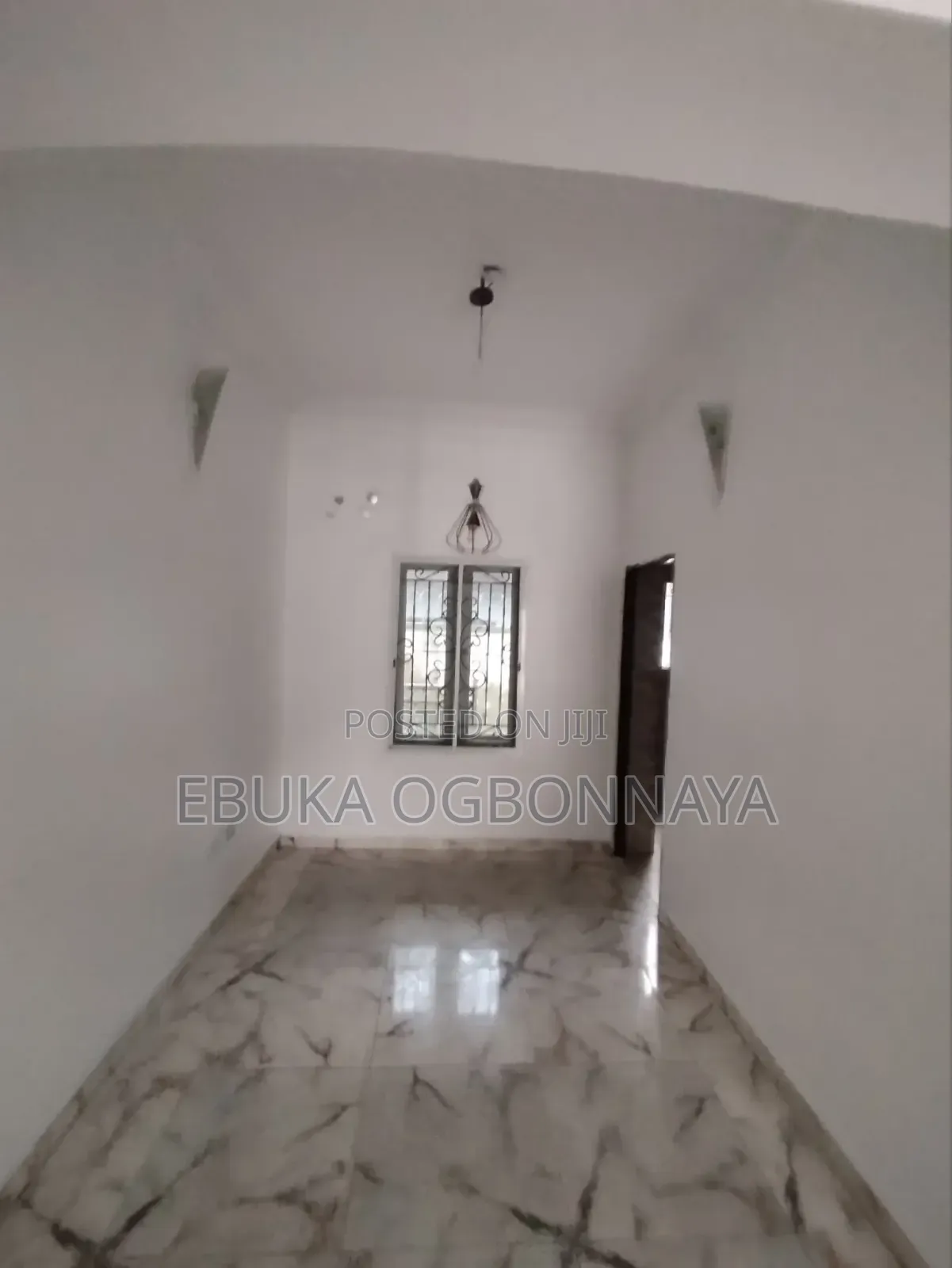 3bdrm Block of Flats in Sars Road, Obio-Akpor for rent in Obio-Akpor