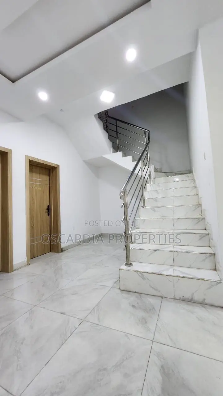3bdrm Duplex in Isheri North for sale in Isheri North