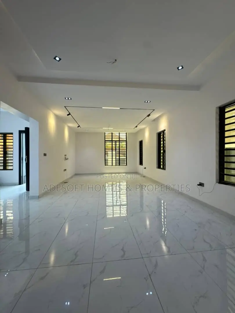 4bdrm Duplex in Carlton Gate Estate, Akobo for sale in Akobo