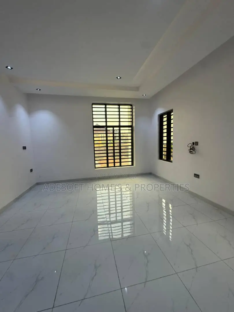 4bdrm Duplex in Carlton Gate Estate, Akobo for sale in Akobo