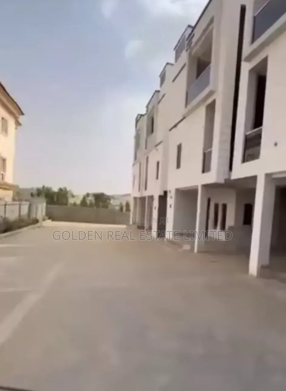 5bdrm Duplex in Wuye for rent in Wuye