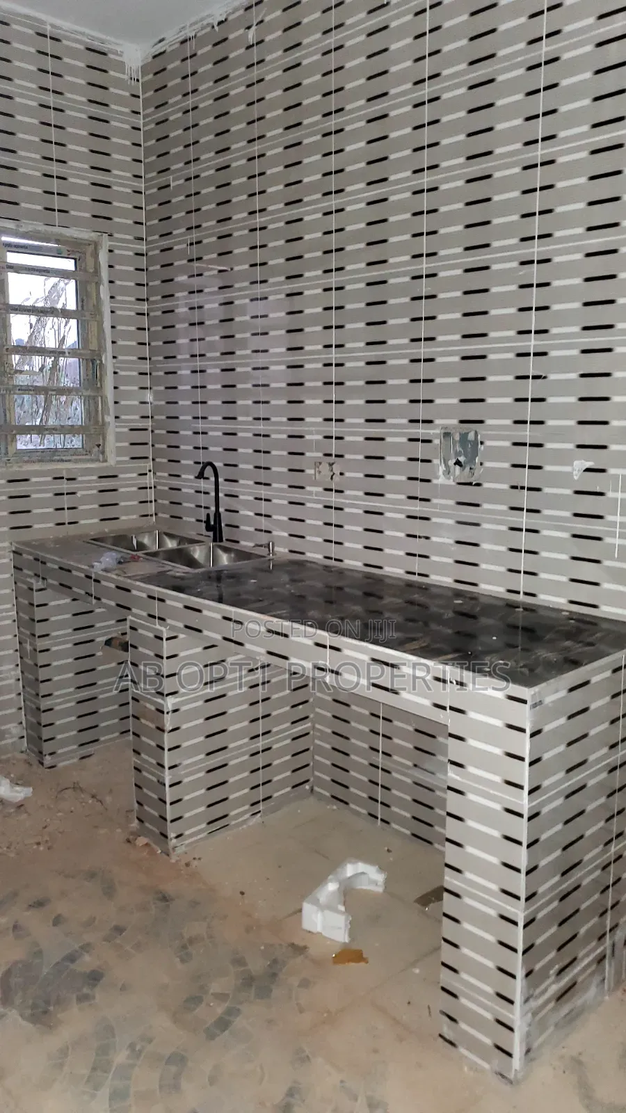 2bdrm Block of Flats in Fanalu Road, Gra, Benin City for rent in Benin City