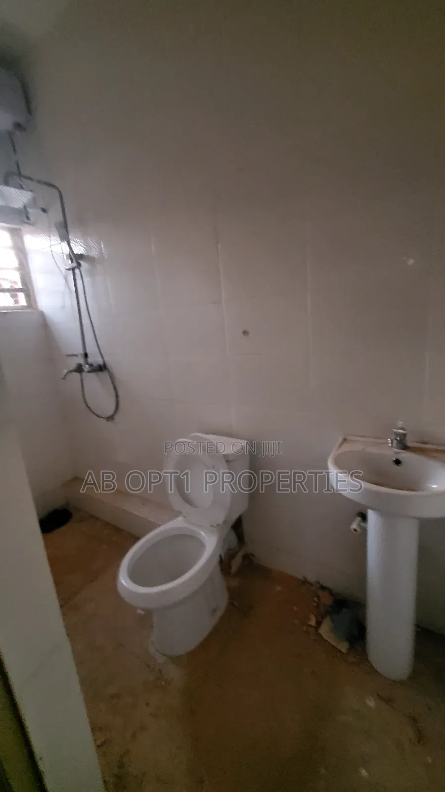 2bdrm Block of Flats in Fanalu Road, Gra, Benin City for rent in Benin City