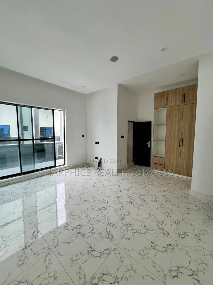 3bdrm Duplex in Lekki Phase 2 for sale in Lekki Phase 2