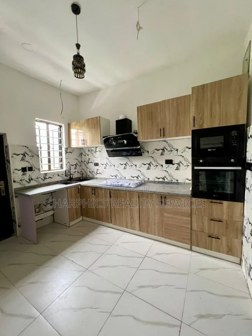 3bdrm Duplex in Lekki Phase 2 for sale in Lekki Phase 2