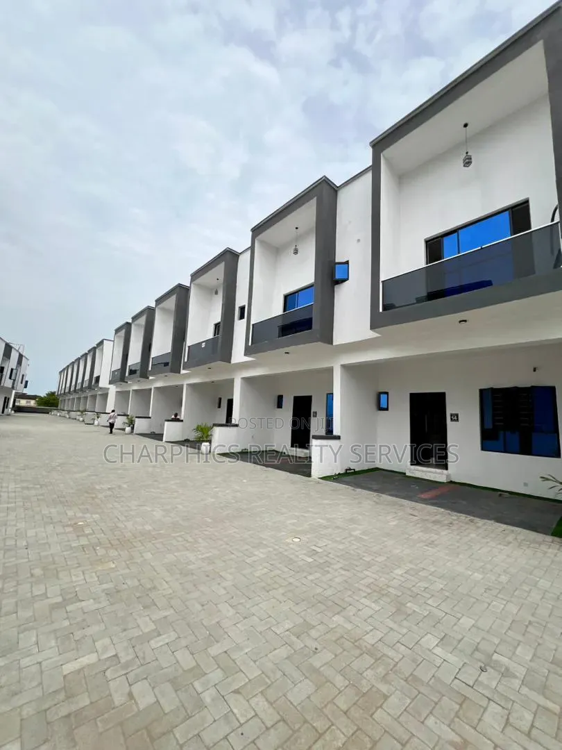 3bdrm Duplex in Lekki Phase 2 for sale in Lekki Phase 2