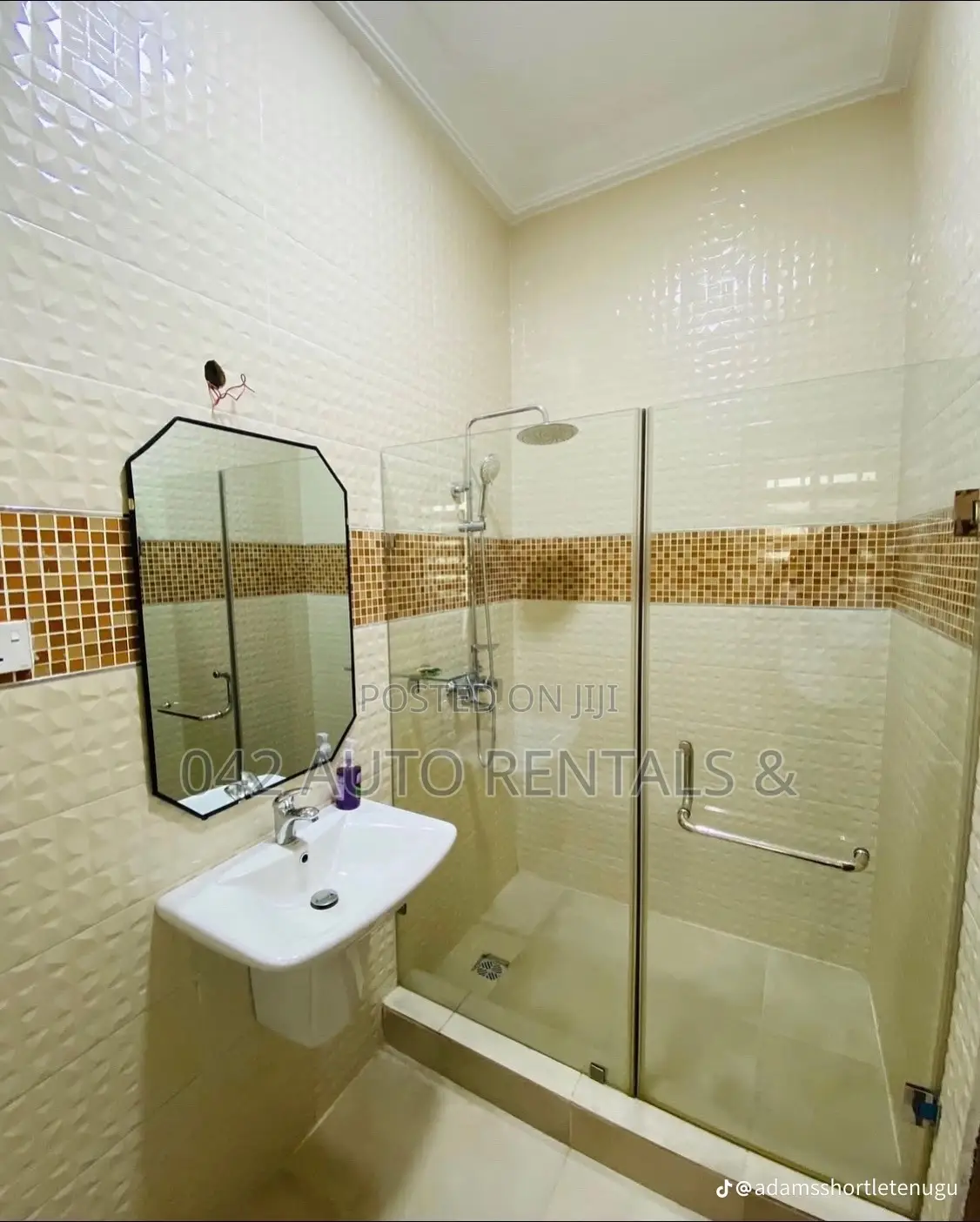 Beautiful 3 Bedroom Bungalow Private Compound in Enugu