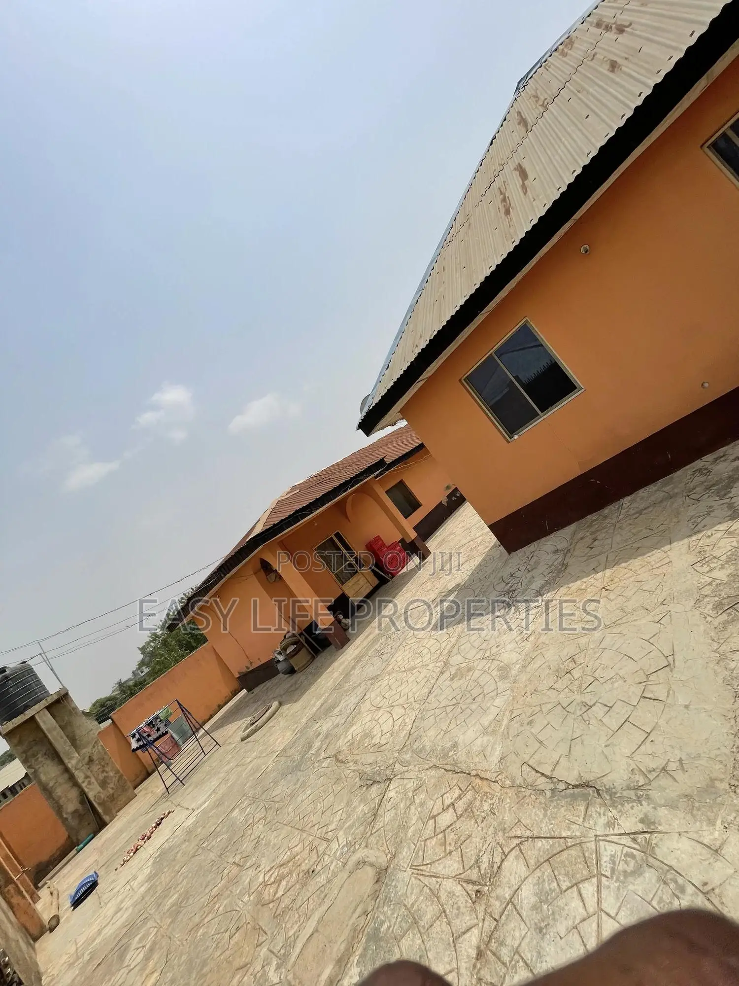 2bdrm Block of Flats in Apple Lane, Akala Express for sale in Akala Express