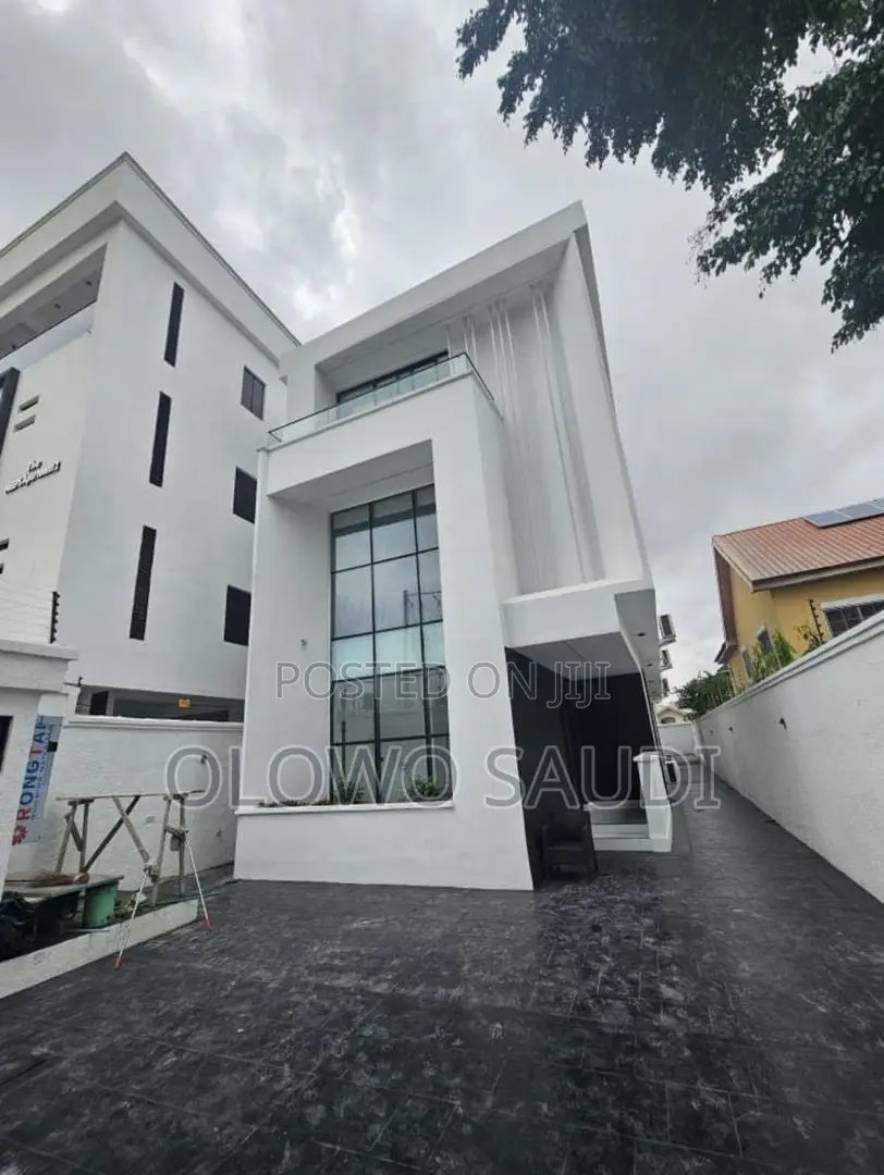 5bdrm Duplex in Lekki for sale in Lekki Phase 1