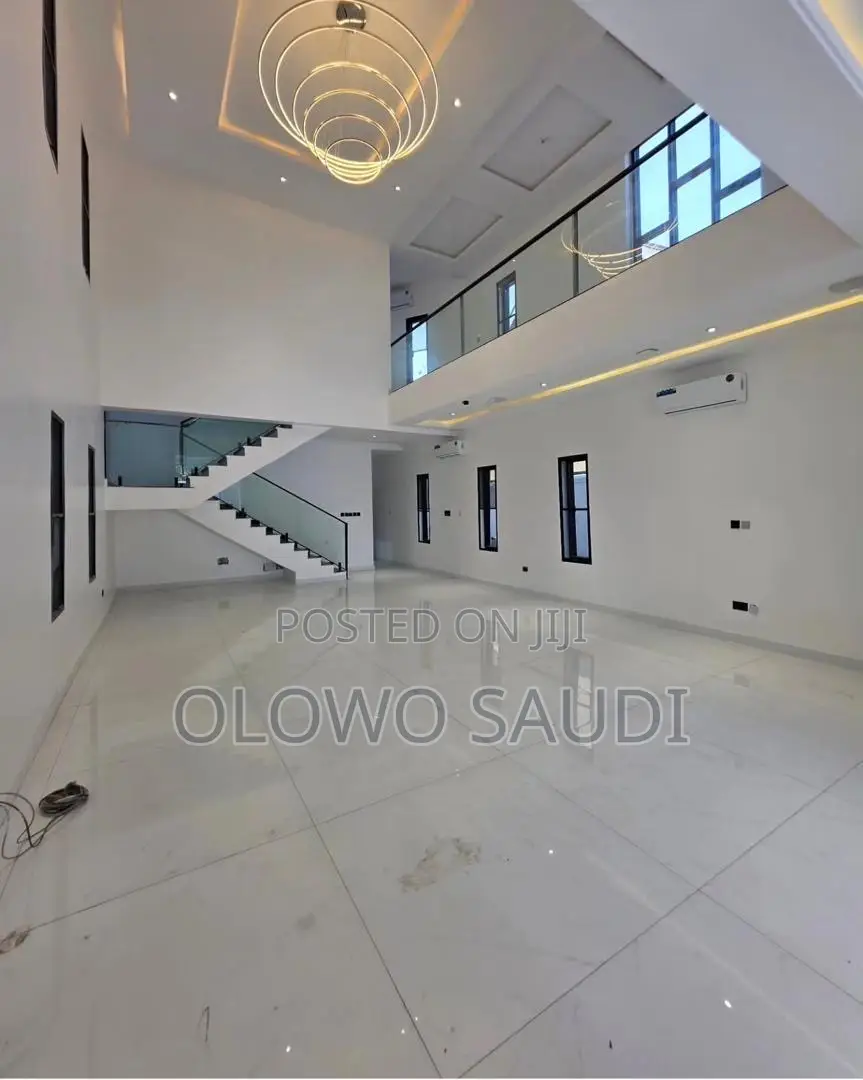 5bdrm Duplex in Lekki for sale in Lekki Phase 1