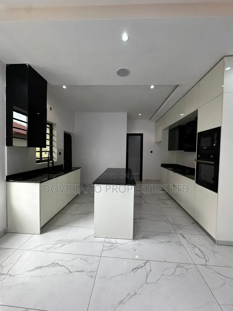 3bdrm Apartment in Lekki Phase 1 for rent in Lekki Phase 1