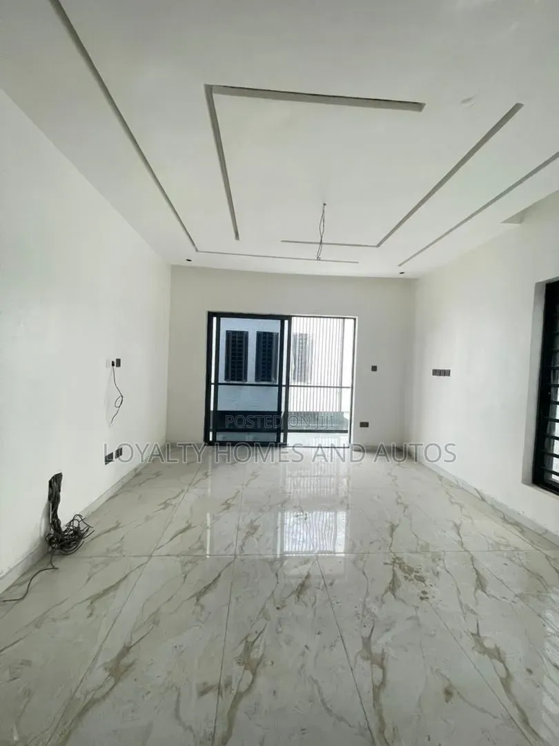 5bdrm Duplex in GRA Phase 2 Shangisha for sale in GRA Phase 2 Shangisha