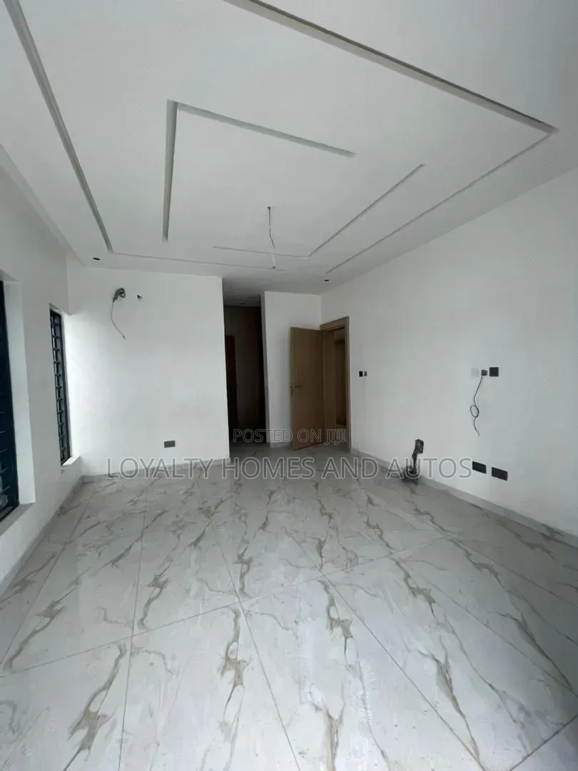 5bdrm Duplex in GRA Phase 2 Shangisha for sale in GRA Phase 2 Shangisha