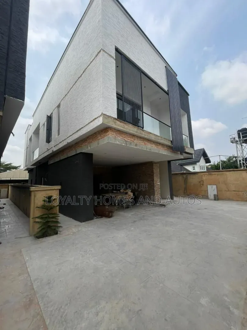 5bdrm Duplex in GRA Phase 2 Shangisha for sale in GRA Phase 2 Shangisha