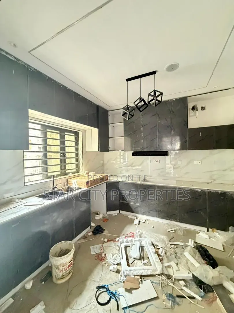 4bdrm Duplex in Berger for sale in Berger