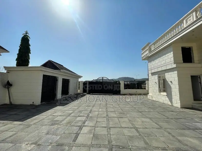 7bdrm Duplex in Katampe Extension for sale in Katampe Extension