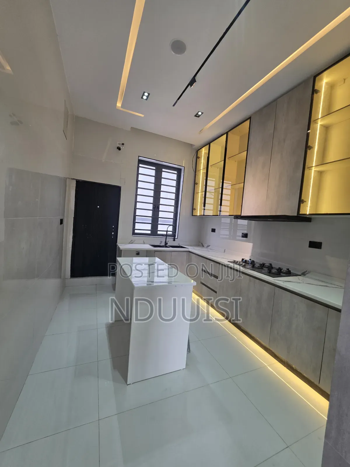 4bdrm Duplex in Ikota for sale in Ikota