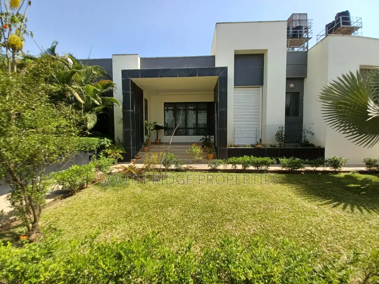 Furnished 8bdrm Duplex in Guzape District for sale in Guzape District