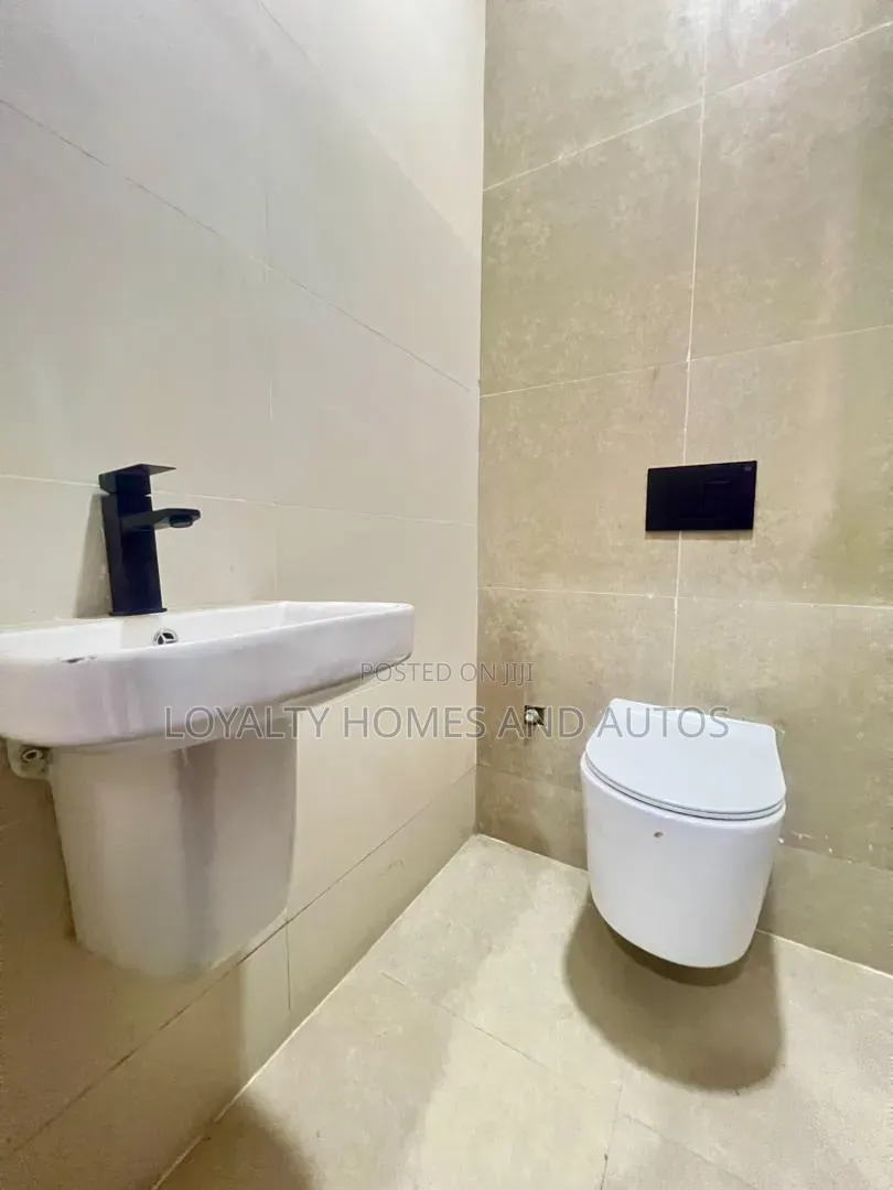 5bdrm Duplex in GRA Phase 2 Shangisha for sale in GRA Phase 2 Shangisha
