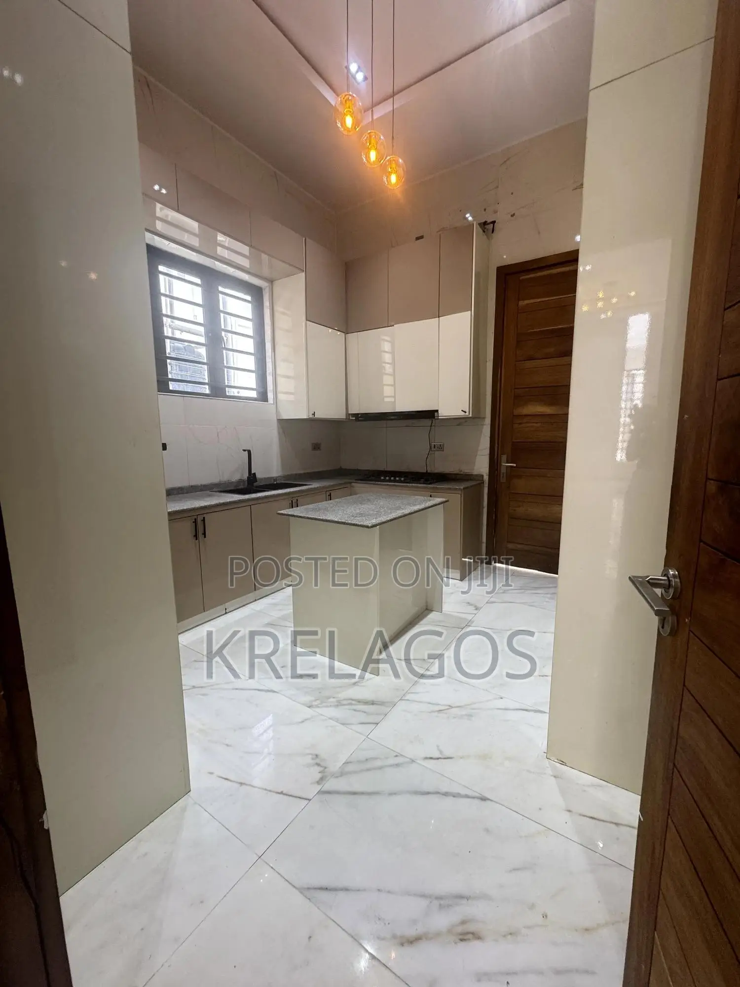 4bdrm Duplex in Agungi for rent in Agungi