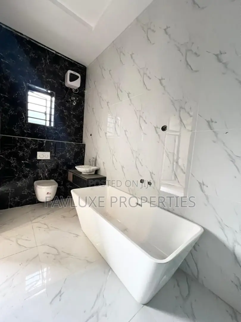 4bdrm Duplex in Lekki Phase 2 for sale in Lekki Phase 2