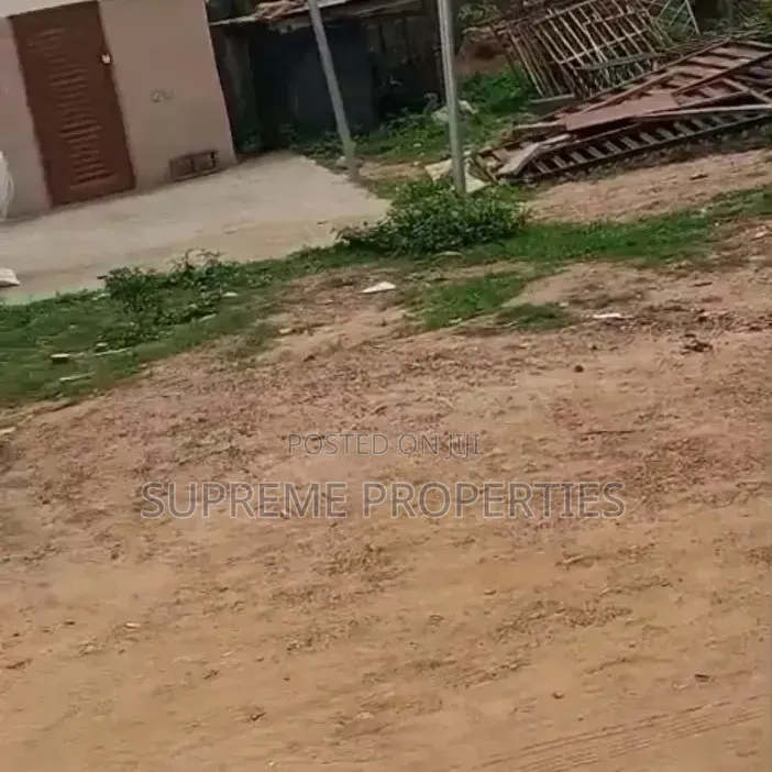 Commercial Land Measuring 608sqms With Shopping Complex on It in Ibadan