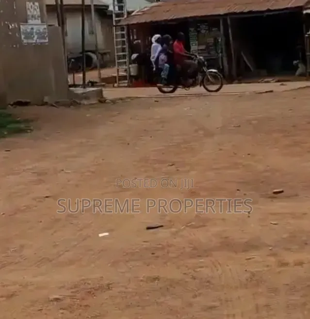 Commercial Land Measuring 608sqms With Shopping Complex on It in Ibadan