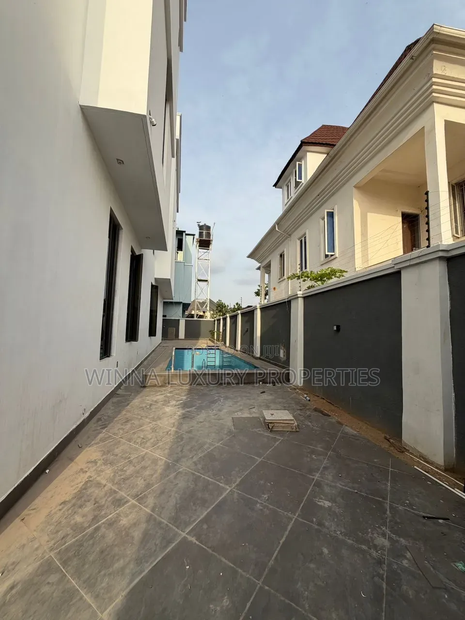 5bdrm Duplex in Apo Resettlement for sale in Apo Resettlement