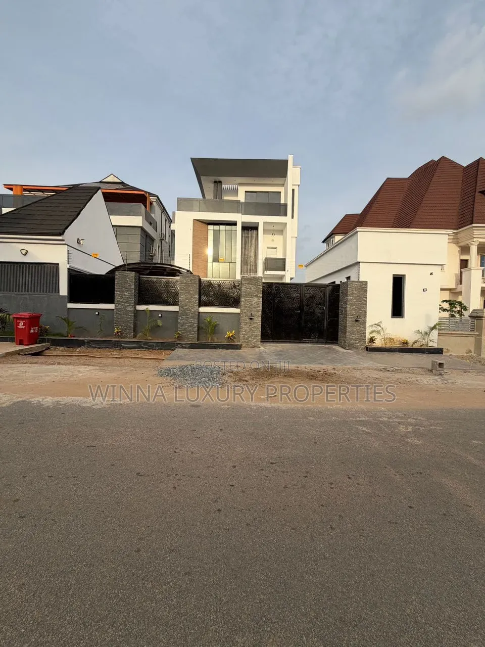 5bdrm Duplex in Apo Resettlement for sale in Apo Resettlement