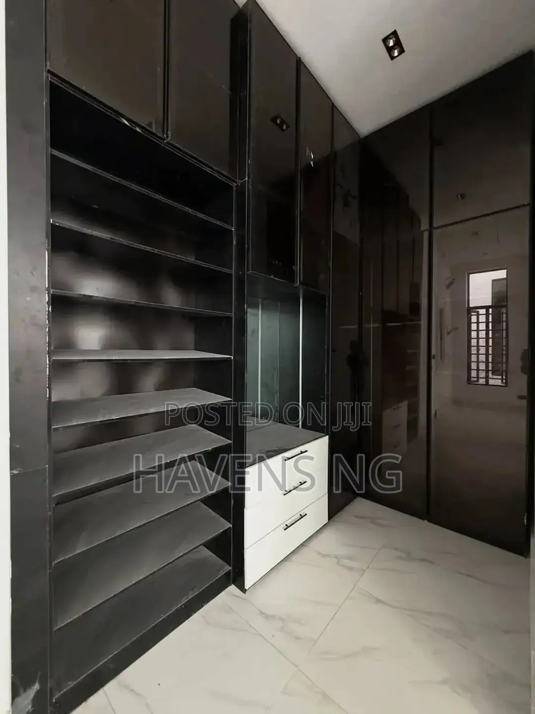 4bdrm Duplex in Lekki Phase 2 for sale in Lekki Phase 2