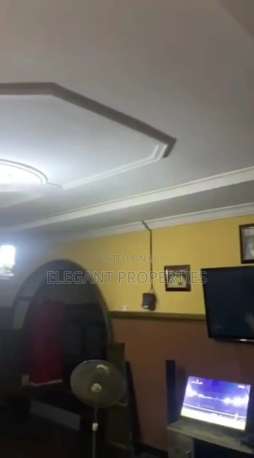 4bdrm Bungalow in Facing The Main Road, Osogbo for sale in Osogbo