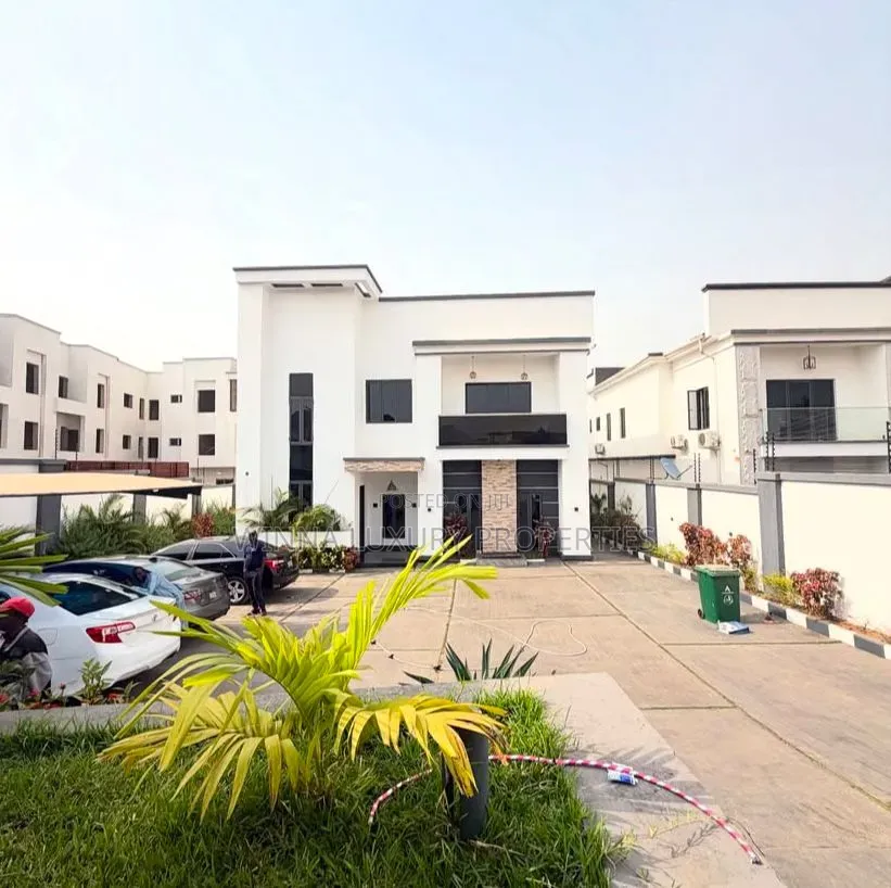 6bdrm Mansion in Guzape for sale in Guzape District