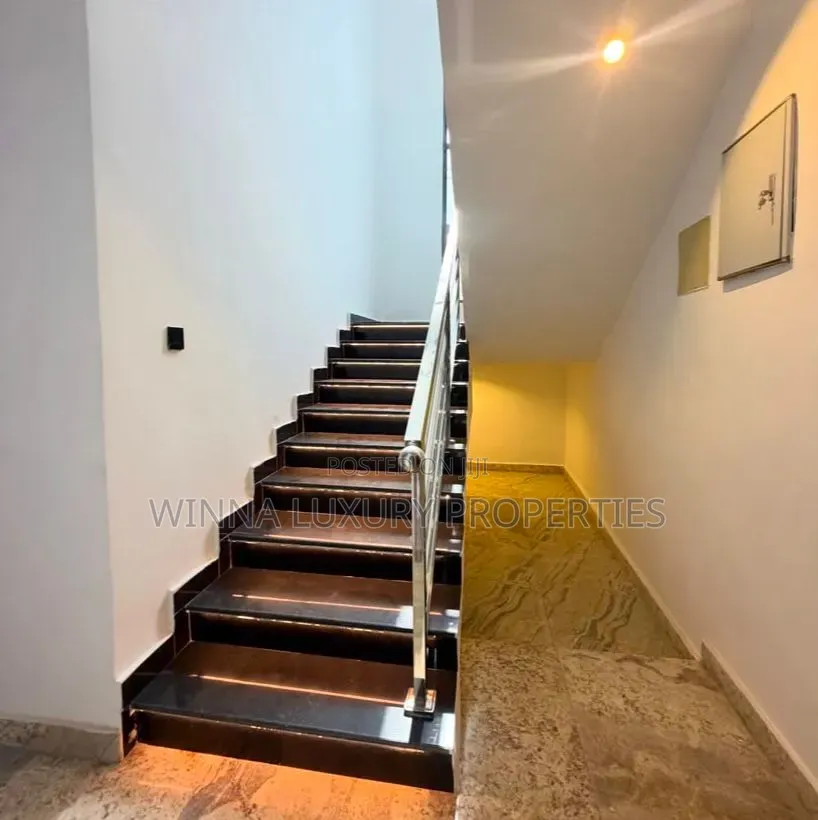 6bdrm Mansion in Guzape for sale in Guzape District