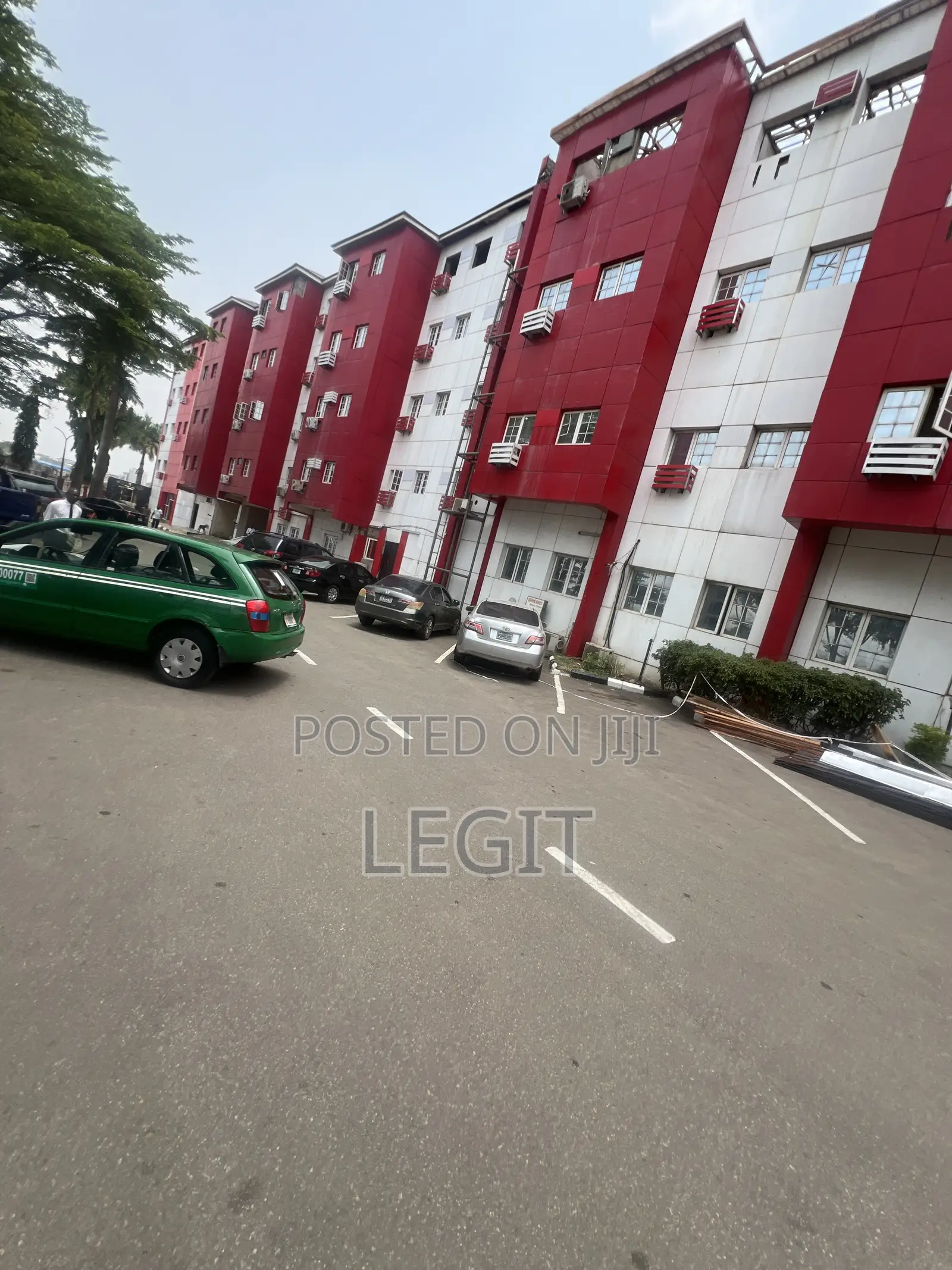 Functional Hotel for Sale With 140 Rooms in Utako