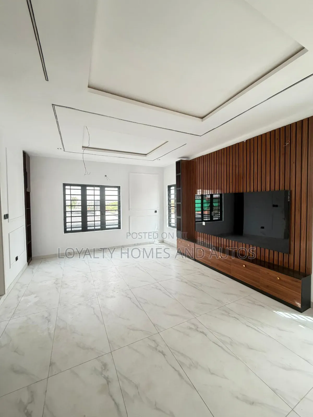 5bdrm House in Omole Phase 1 for sale in Omole Phase 1