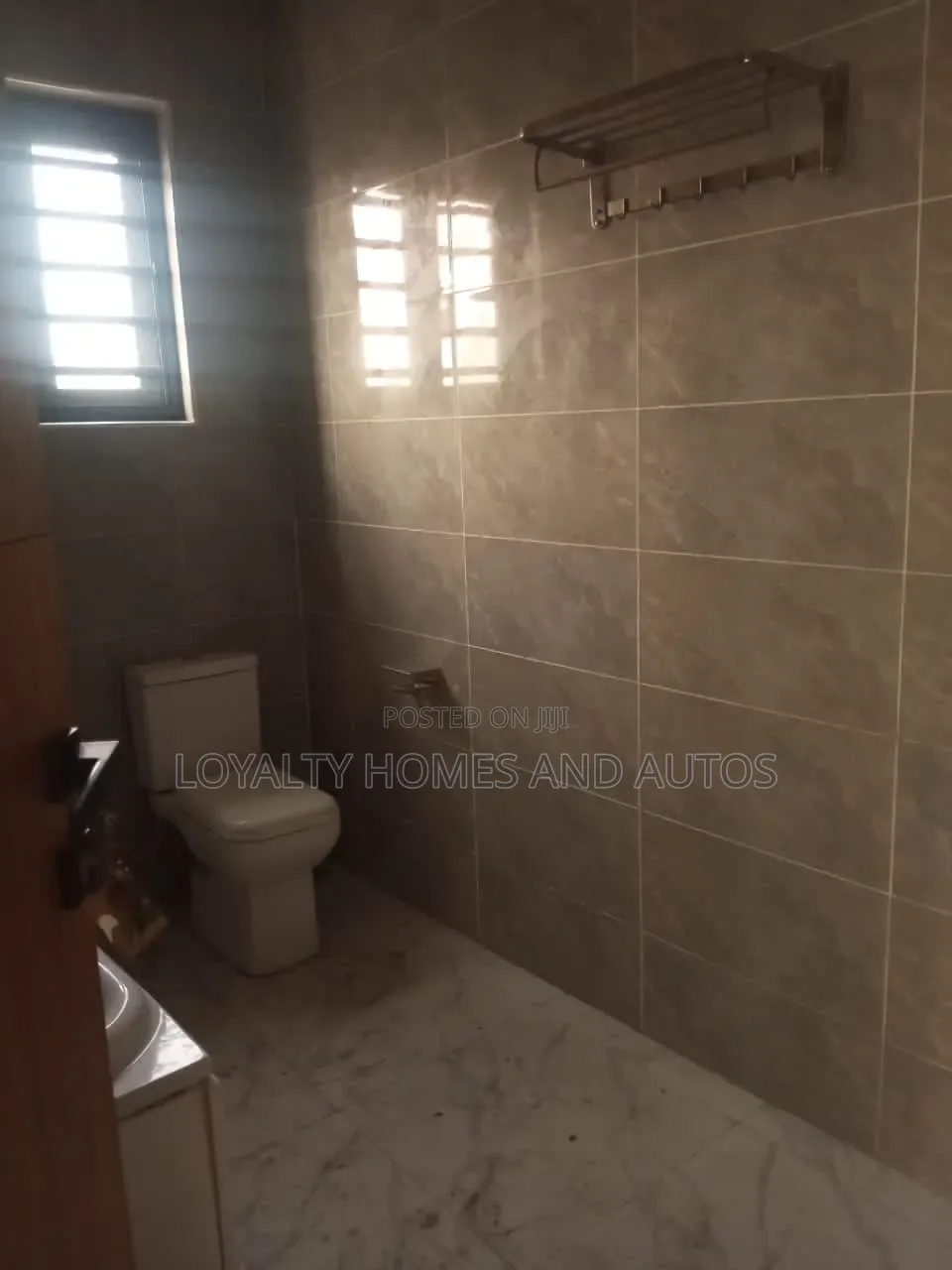 5bdrm House in Omole Phase 1 for sale in Omole Phase 1