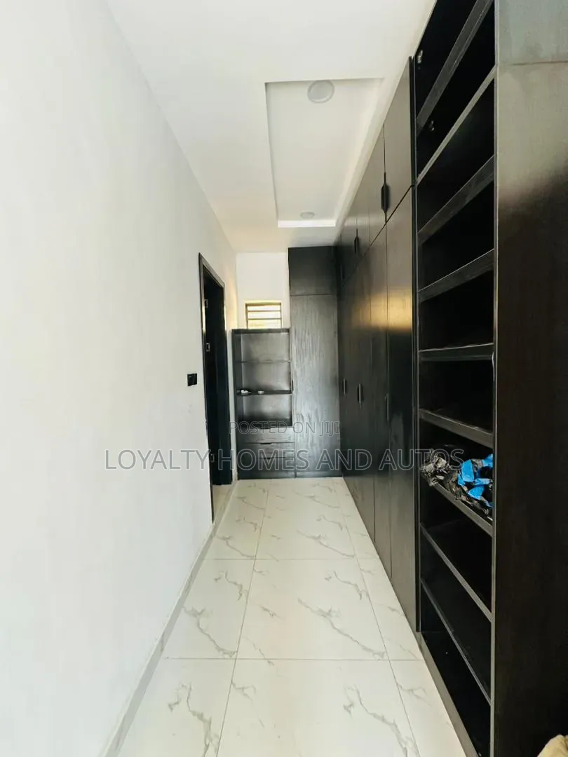5bdrm House in Opebi for sale in Opebi
