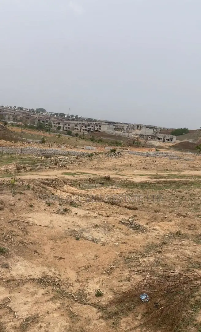 350sqm for 4bd Duplex With Attached Bq at Comrade Residence in FHA