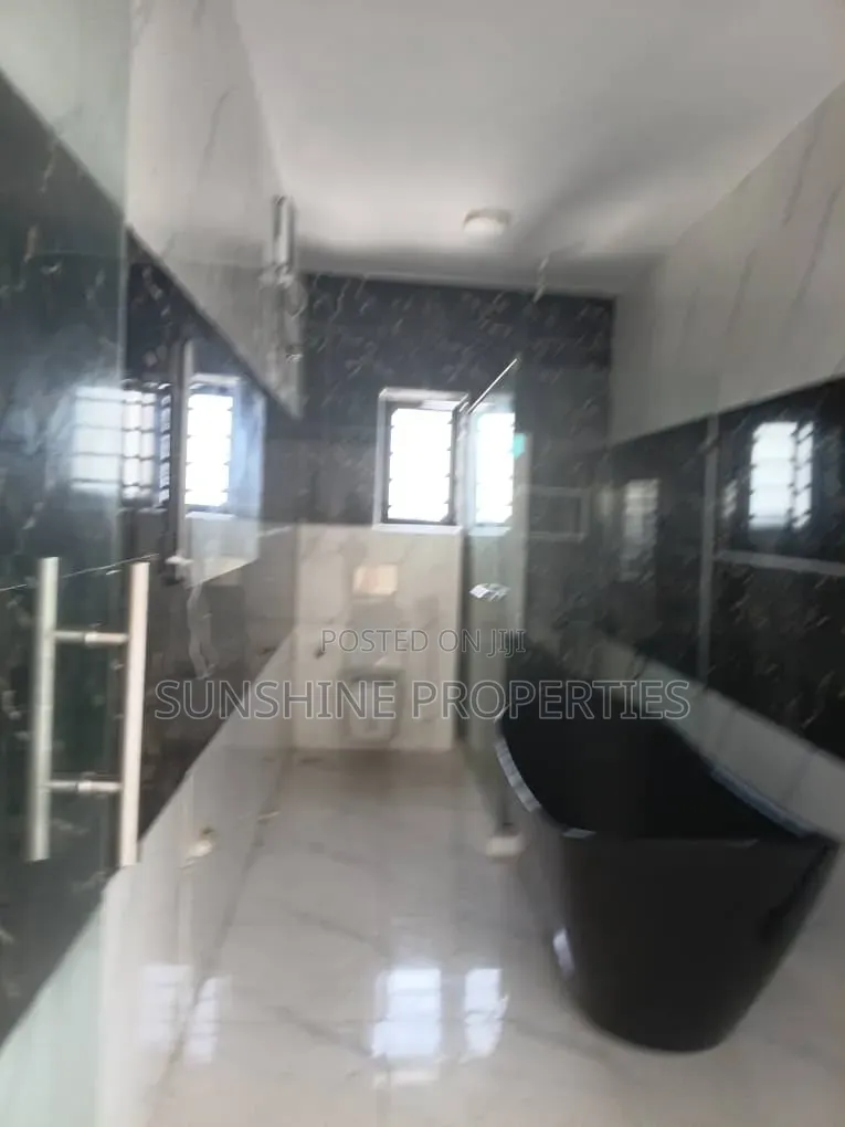 5bdrm Duplex in Lekki Expressway for sale in Lekki Expressway