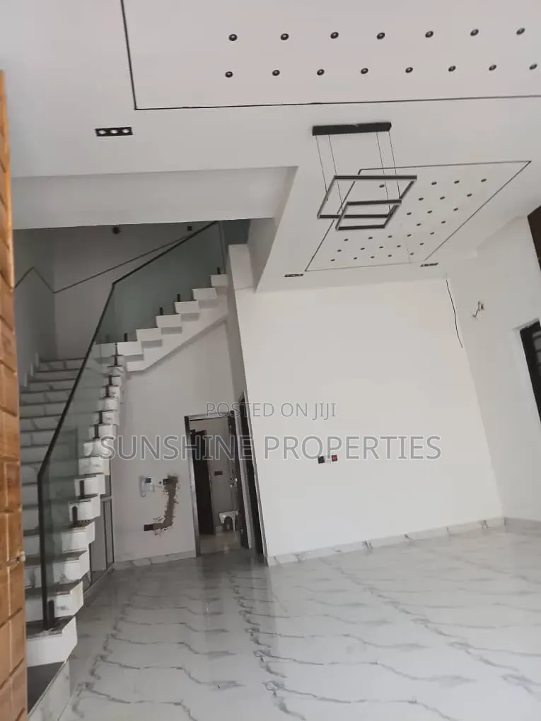 5bdrm Duplex in Lekki Expressway for sale in Lekki Expressway