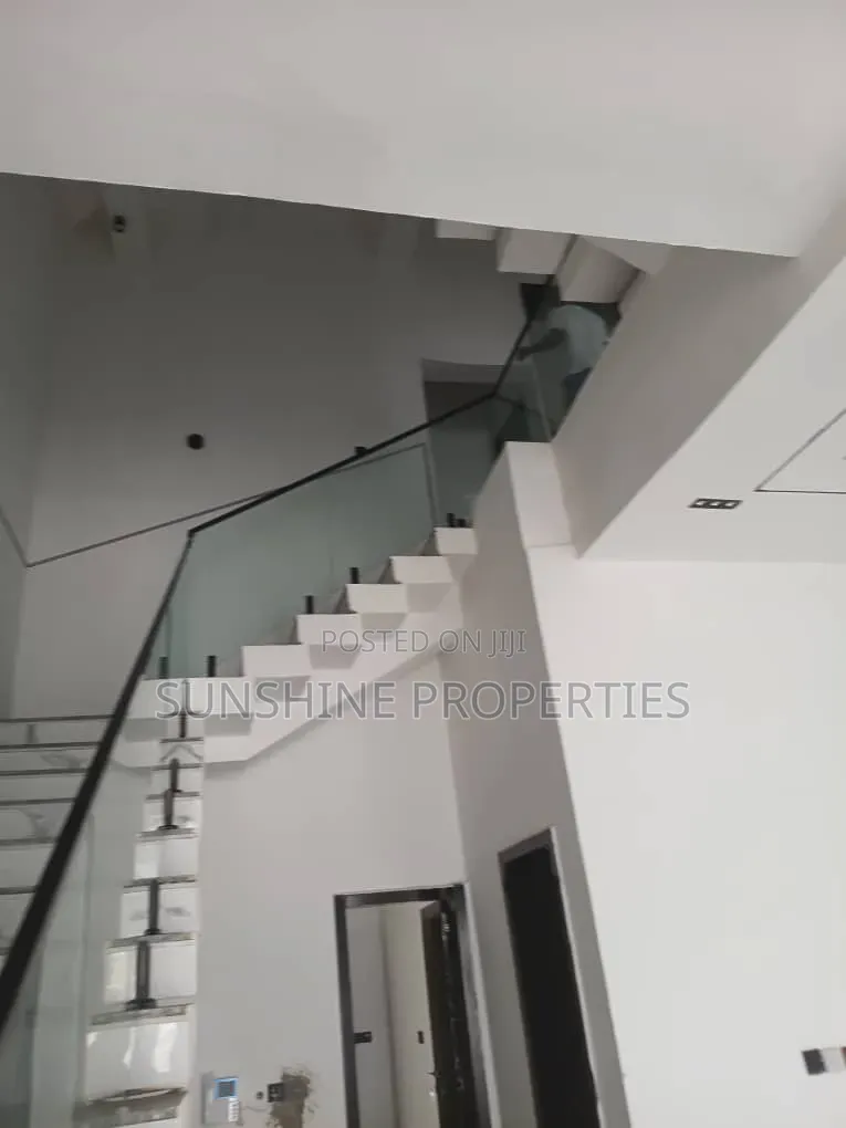 5bdrm Duplex in Lekki Expressway for sale in Lekki Expressway