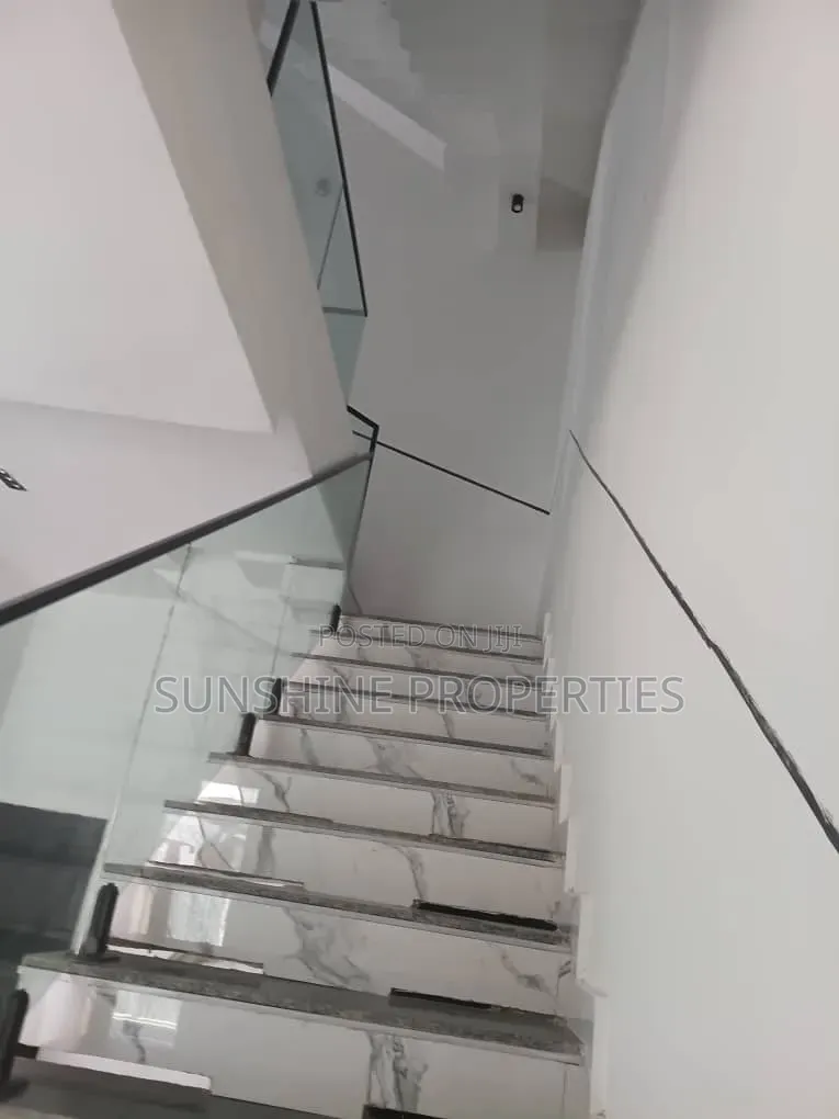 5bdrm Duplex in Lekki Expressway for sale in Lekki Expressway